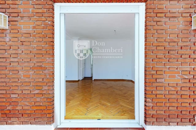 2 makuuhuone Asunto vuokrattavana paikassa Chamberí, Madrid kaupunki - 2 700 € (Ref: 9800311)