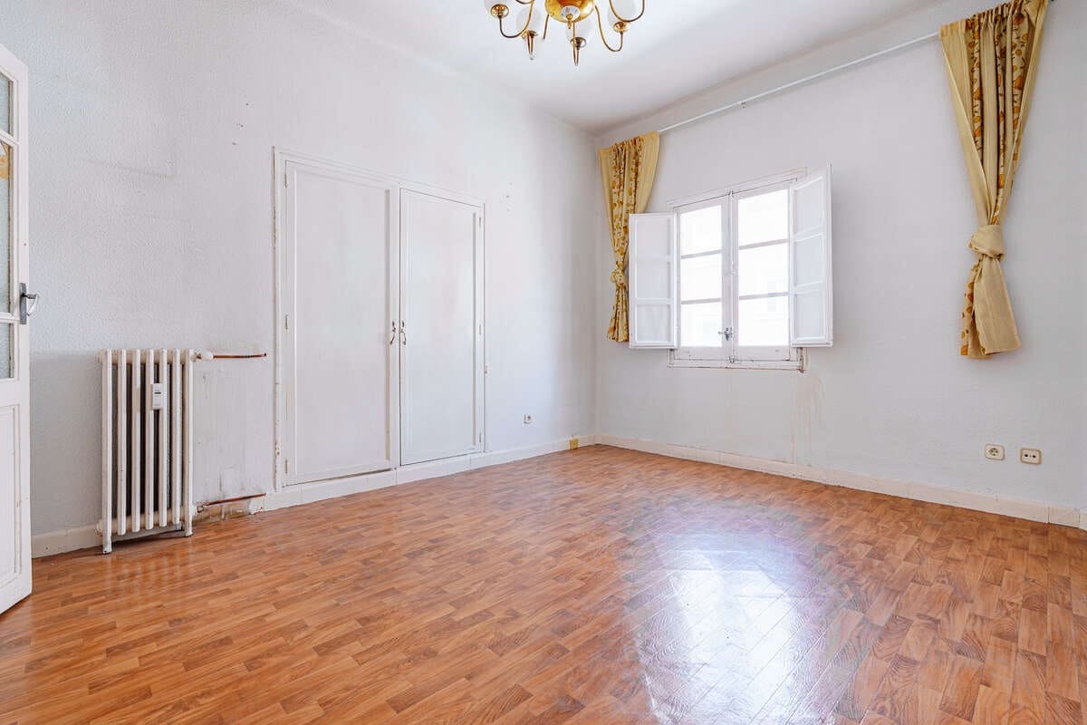 3 bedroom Flat for sale in Madrid city with garage - € 690,000 (Ref: 9805938)