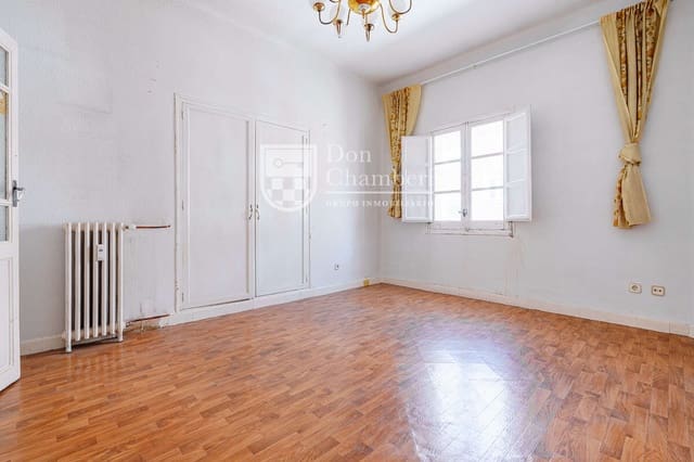3 bedroom Flat for sale in Chamberí, Madrid city with garage - € 690,000 (Ref: 9805938)