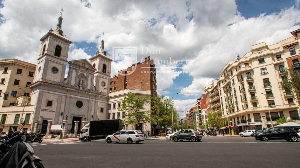 2 bedroom Flat for sale in Madrid city - € 392,716 (Ref: 9811048)