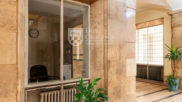 2 bedroom Flat for sale in Chamberí, Madrid city - € 392,716 (Ref: 9811048)