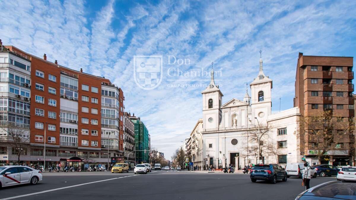 2 bedroom Flat for sale in Madrid city - € 392,716 (Ref: 9811048)