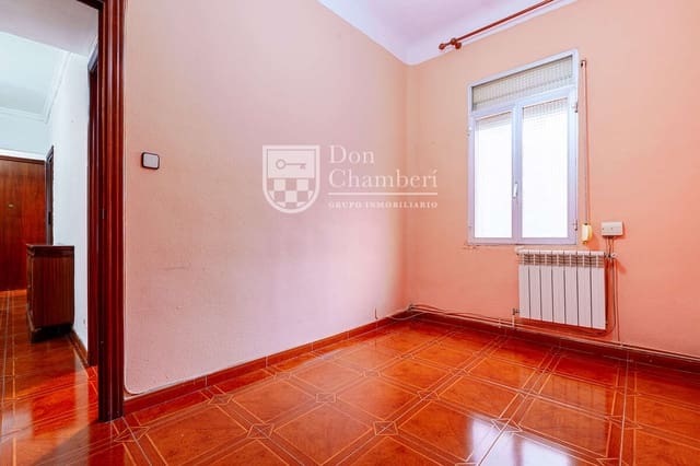 3 slaapkamer Flat te koop in Chamberí, Madrid stad - € 475.000 (Ref: 9813633)