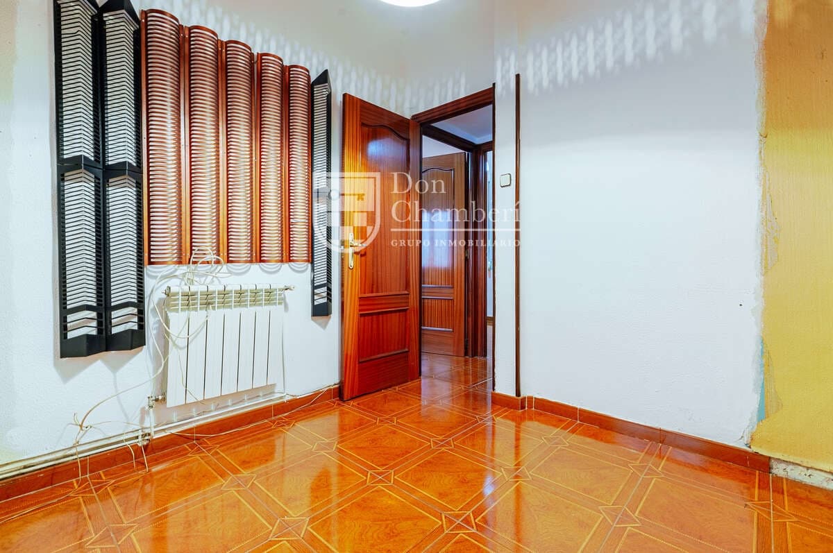 3 slaapkamer Flat te koop in Madrid stad - € 475.000 (Ref: 9813633)