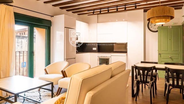 Apartamento de 2 habitaciones en Segovia ciudad en alquiler - 2.600 € (Ref: 9815417)