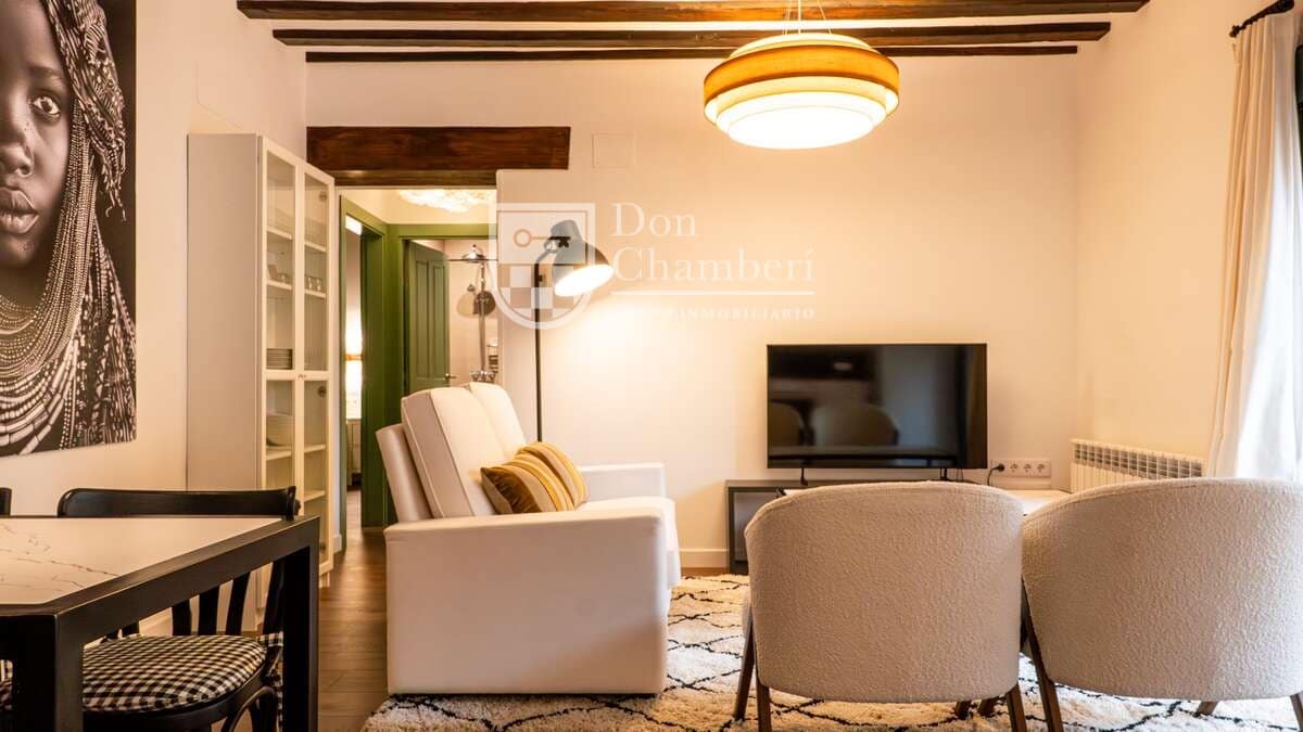 Apartamento de 2 habitaciones en Segovia ciudad en alquiler - 2.600 € (Ref: 9815417)