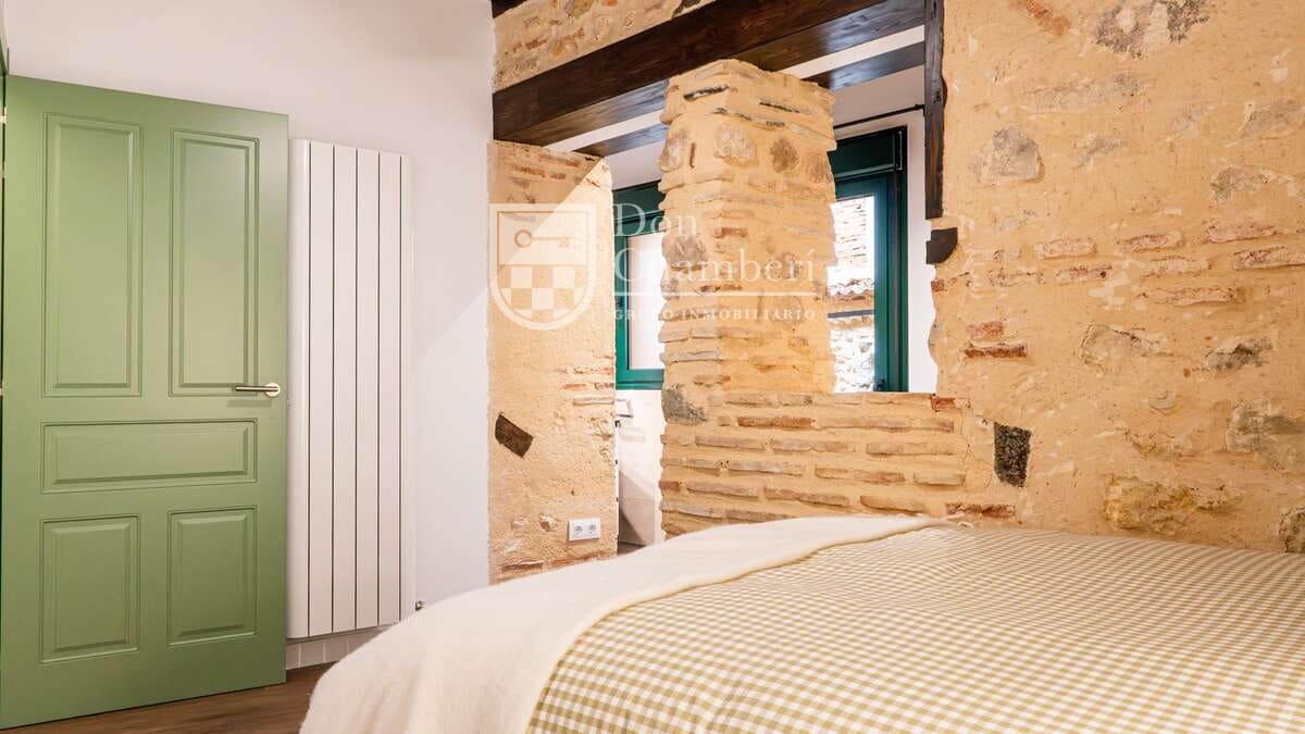 Apartamento de 2 habitaciones en Segovia ciudad en alquiler - 2.600 € (Ref: 9815417)