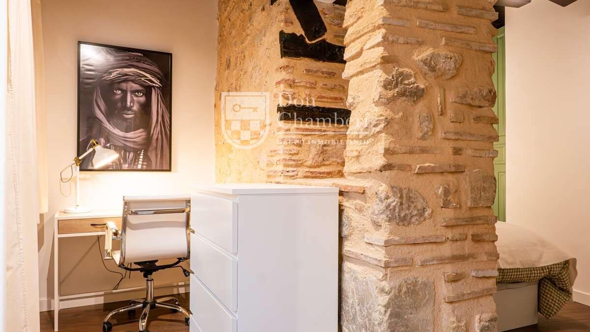 Apartamento de 2 habitaciones en Segovia ciudad en alquiler - 2.600 € (Ref: 9815417)