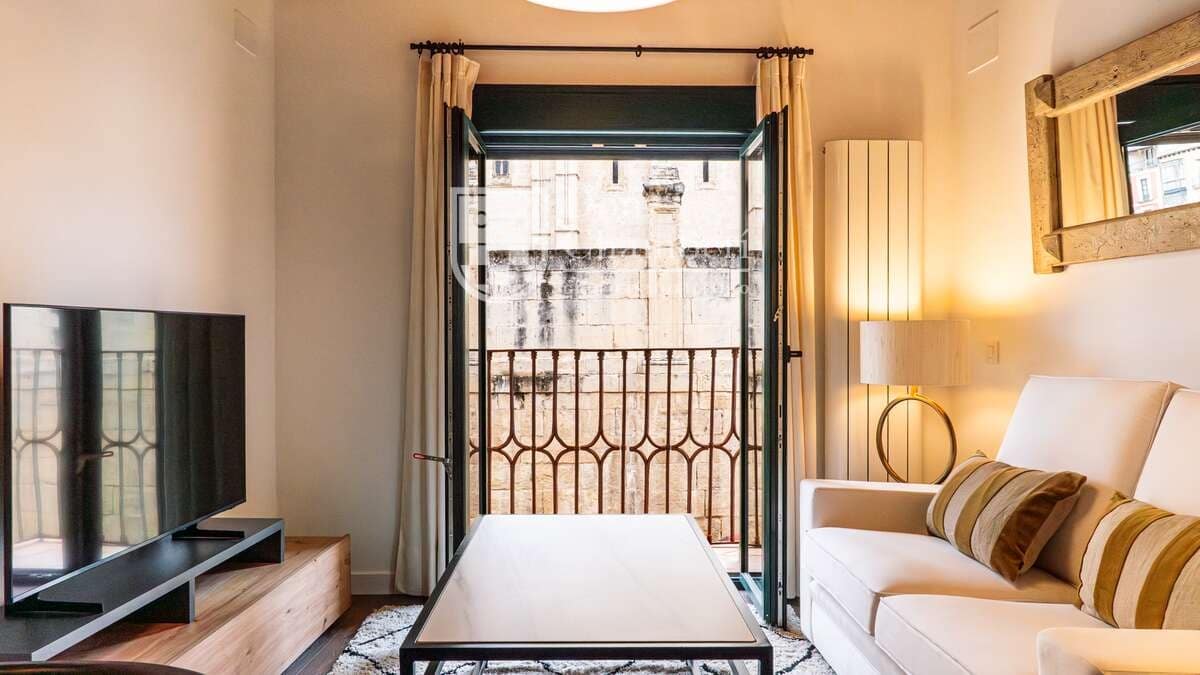Apartamento de 2 habitaciones en Segovia ciudad en alquiler - 2.600 € (Ref: 9815417)