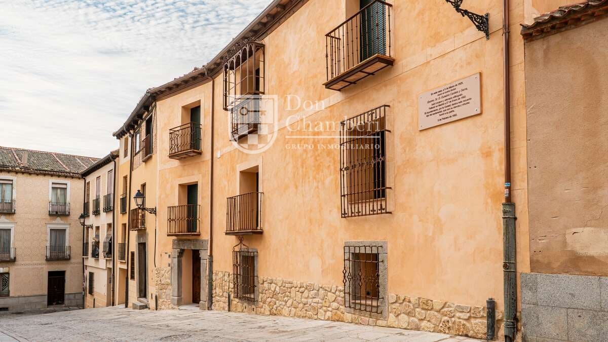 Apartamento de 2 habitaciones en Segovia ciudad en alquiler - 2.600 € (Ref: 9815417)