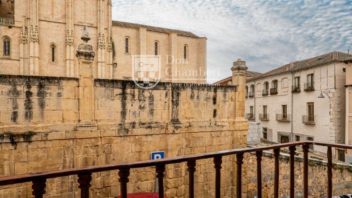 Apartamento de 2 habitaciones en Segovia ciudad en alquiler - 2.600 € (Ref: 9815417)