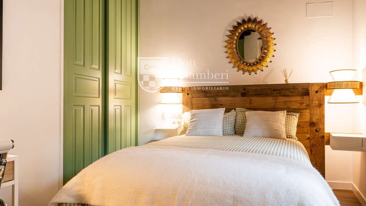 2 bedroom Apartment for rent in Segovia city - € 2,600 (Ref: 9815417)