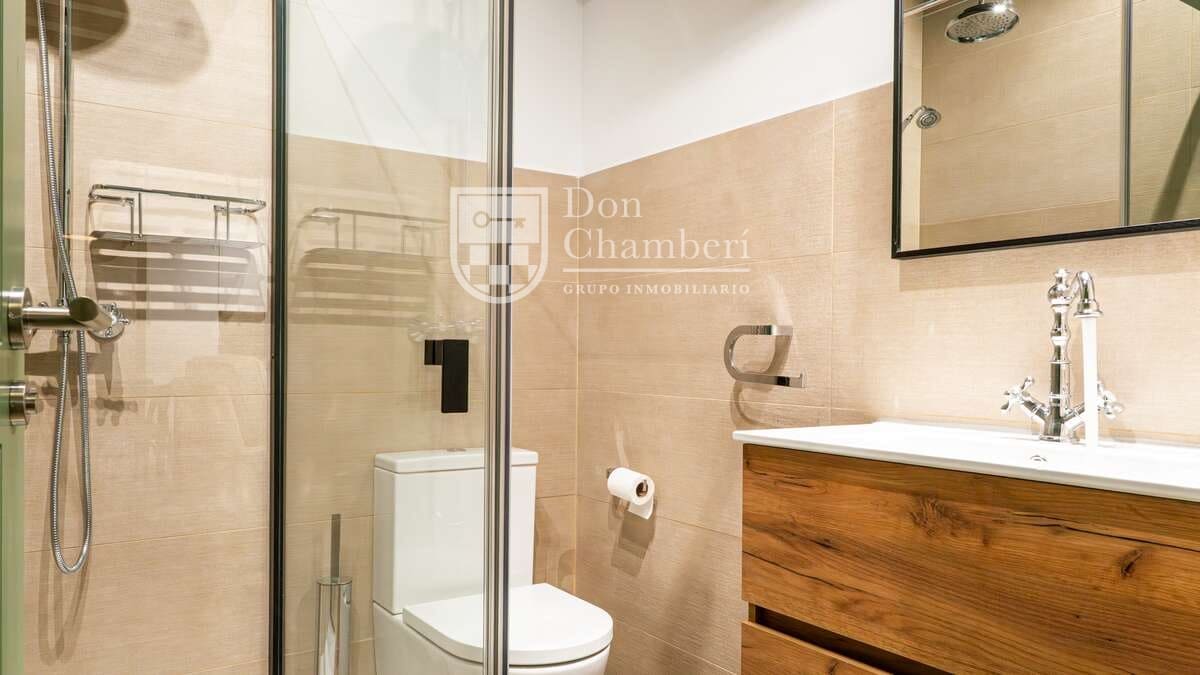 2 bedroom Apartment for rent in Segovia city - € 2,600 (Ref: 9815417)