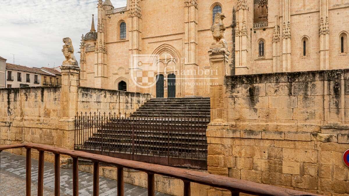 Apartamento de 1 habitación en Segovia ciudad en alquiler - 1.700 € (Ref: 9815418)