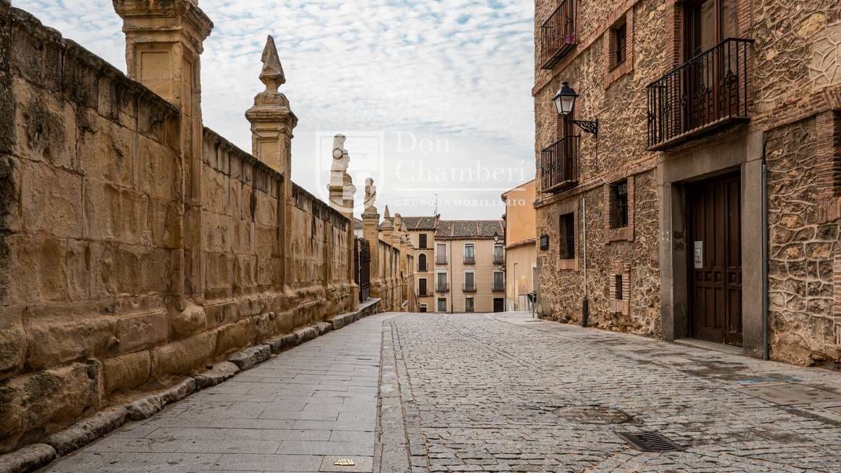 Apartamento de 1 habitación en Segovia ciudad en alquiler - 1.700 € (Ref: 9815418)