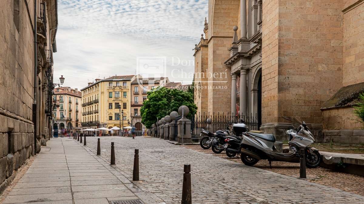 1 bedroom Apartment for rent in Segovia city - € 1,700 (Ref: 9815418)