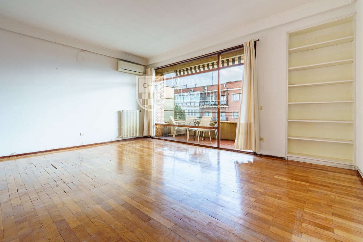 4 soveværelse Lejlighed til leje i Madrid by med swimmingpool - € 1.800 (Ref: 9819784)