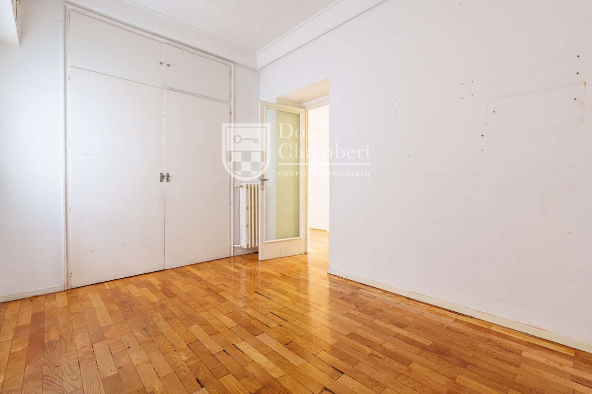 4 soveværelse Lejlighed til leje i Madrid by med swimmingpool - € 1.800 (Ref: 9819784)