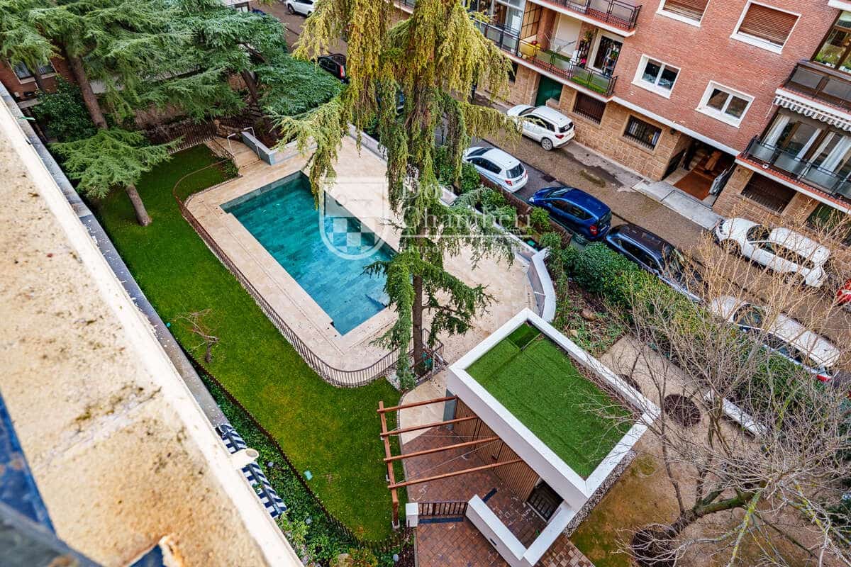 4 soveværelse Lejlighed til leje i Madrid by med swimmingpool - € 1.800 (Ref: 9819784)
