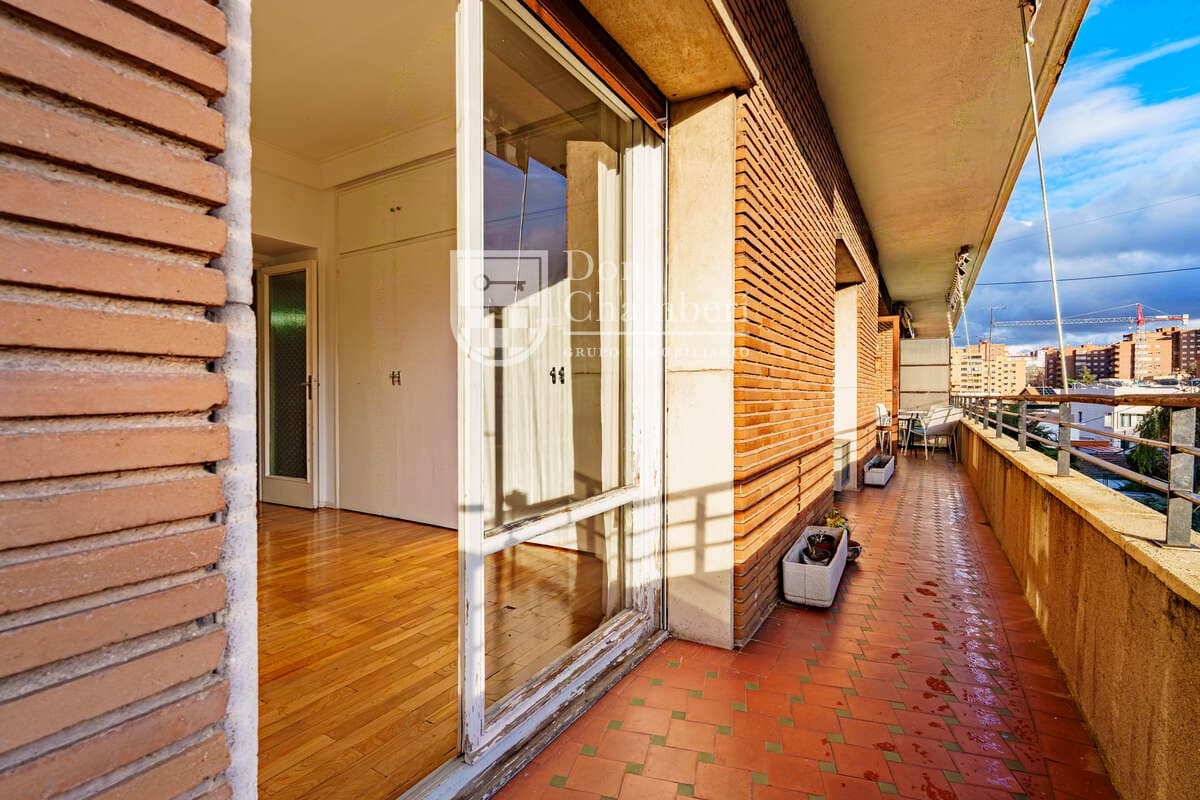 4 soveværelse Lejlighed til leje i Madrid by med swimmingpool - € 1.800 (Ref: 9819784)