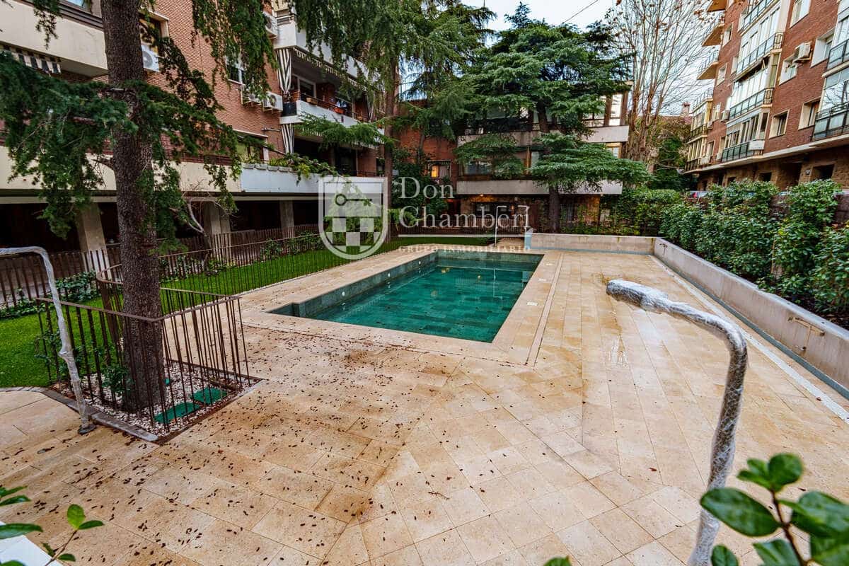 4 soveværelse Lejlighed til leje i Madrid by med swimmingpool - € 1.800 (Ref: 9819784)