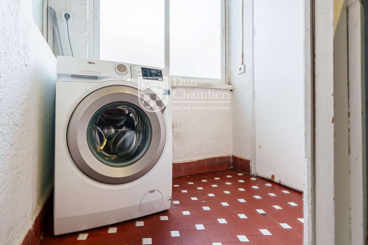 4 bedroom Flat for rent in Madrid city with pool - € 1,750 (Ref: 9819784)