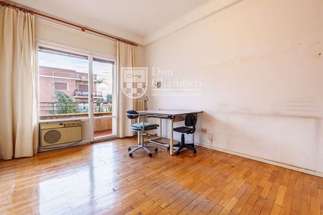 4 soverom Leilighet til leie i Madrid by med svømmebasseng - € 1 750 (Ref: 9819784)
