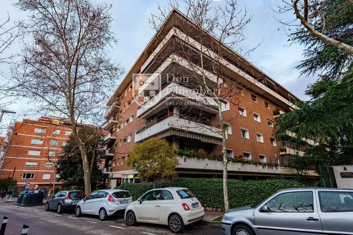 4 bedroom Flat for rent in Madrid city with pool - € 1,750 (Ref: 9819784)