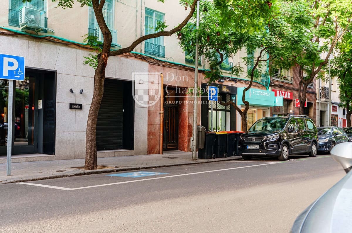 3 soveværelse Lejlighed til salg i Madrid by - € 475.000 (Ref: 9828200)