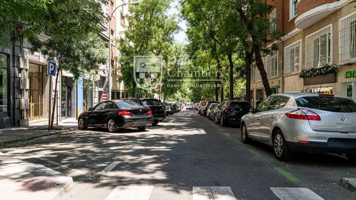 2 soveværelse Lejlighed til salg i Madrid by - € 390.716 (Ref: 9828201)
