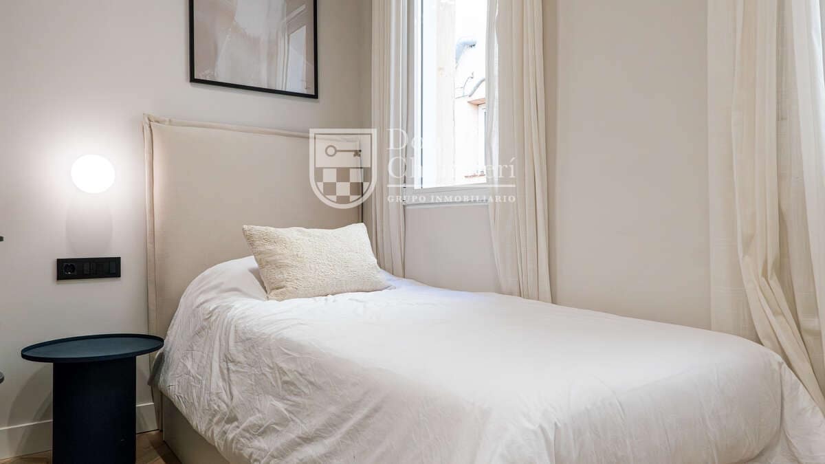 Appartement de 3 chambres à louer à Madrid ville - 4 400 € (Ref: 9863932)