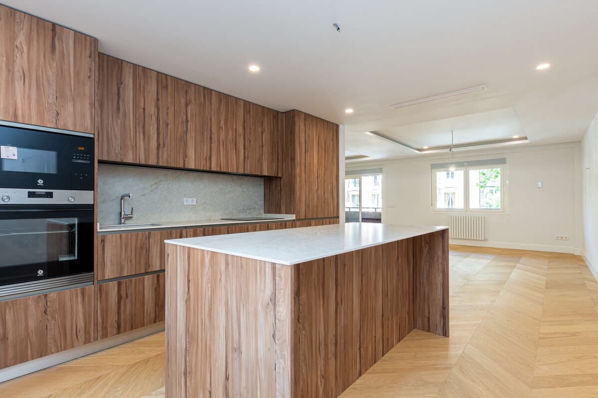 3 bedroom Flat for sale in Madrid city with garage - € 2,700,000 (Ref: 9875595)