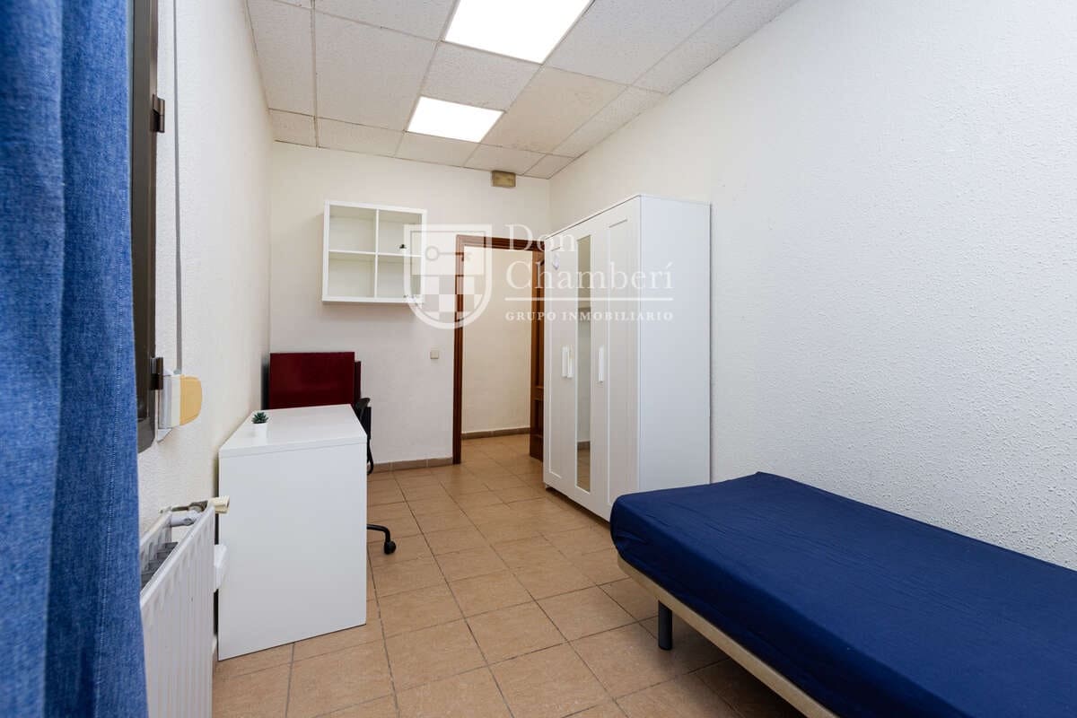 Piso de 6 habitaciones en Madrid ciudad en venta - 930.000 € (Ref: 9906807)