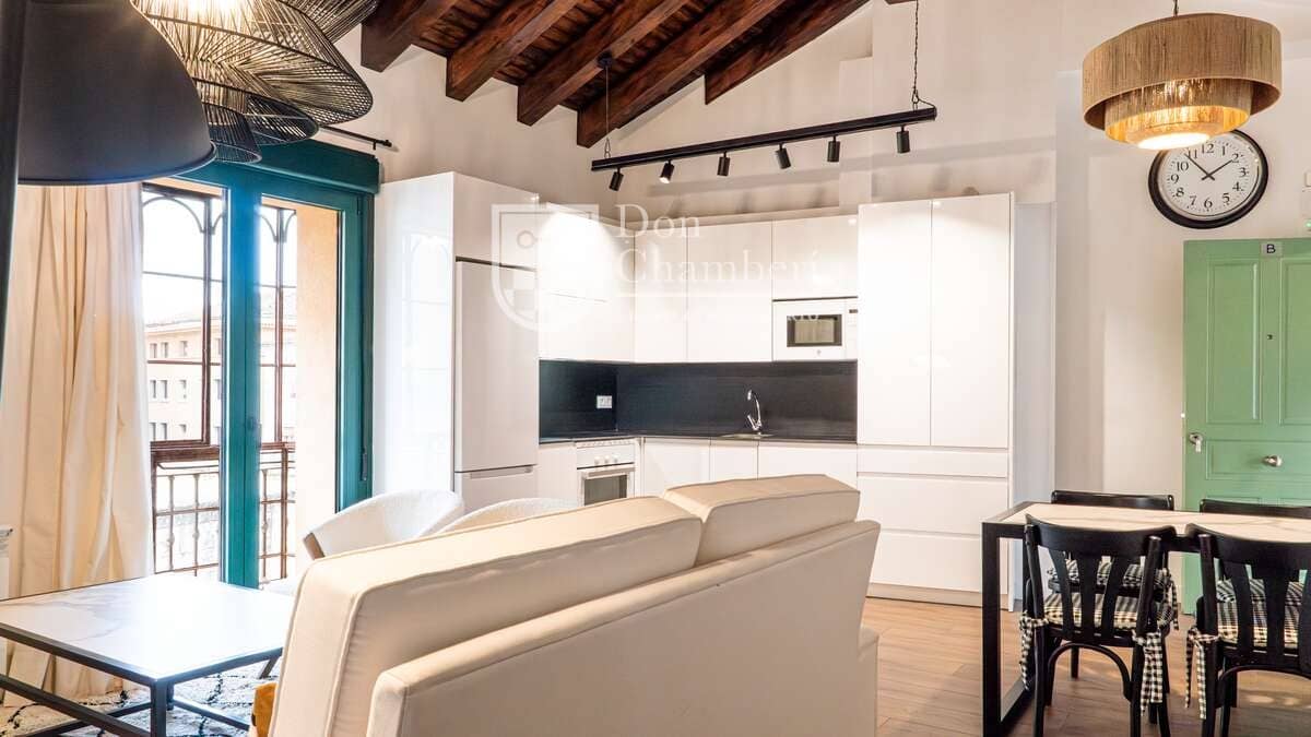 2 bedroom Apartment for rent in Segovia city - € 2,600 (Ref: 9923149)