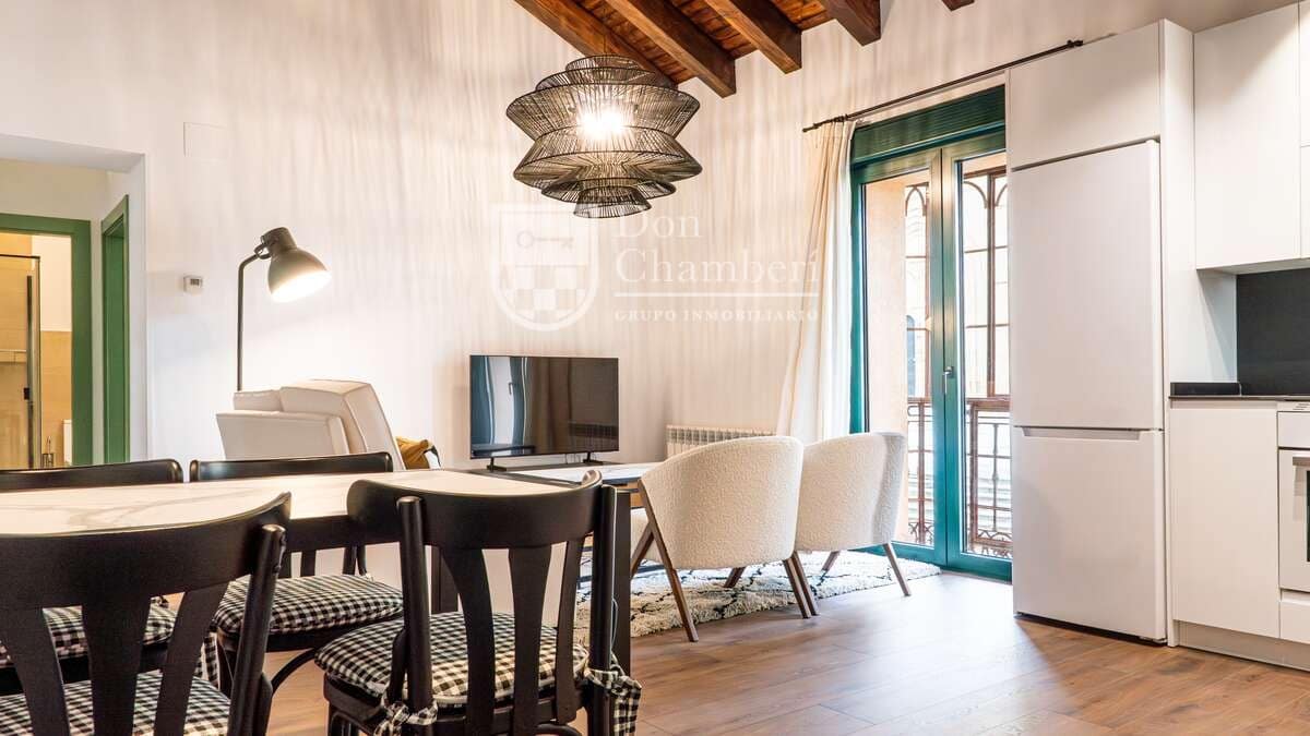 2 bedroom Apartment for rent in Segovia city - € 2,600 (Ref: 9923149)