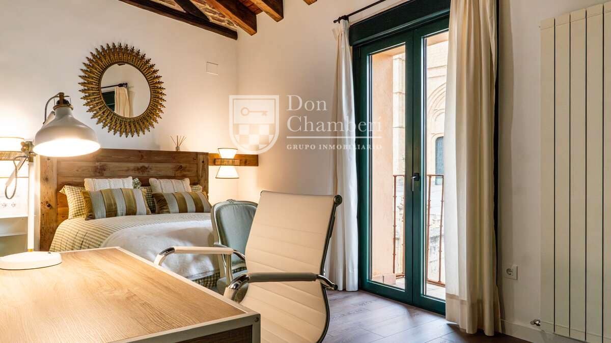 2 bedroom Apartment for rent in Segovia city - € 2,600 (Ref: 9923149)