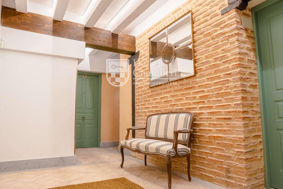 2 bedroom Apartment for rent in Segovia city - € 2,600 (Ref: 9923149)