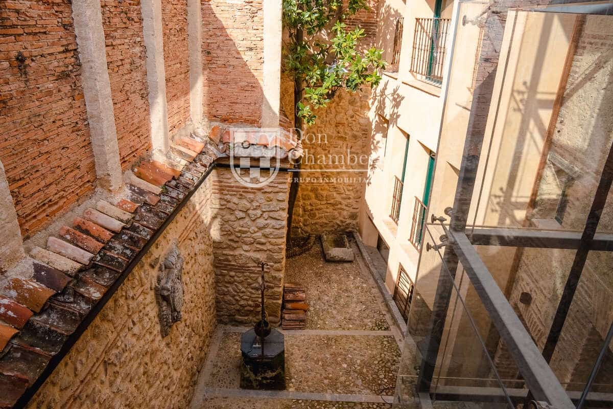 2 bedroom Apartment for rent in Segovia city - € 2,600 (Ref: 9923149)
