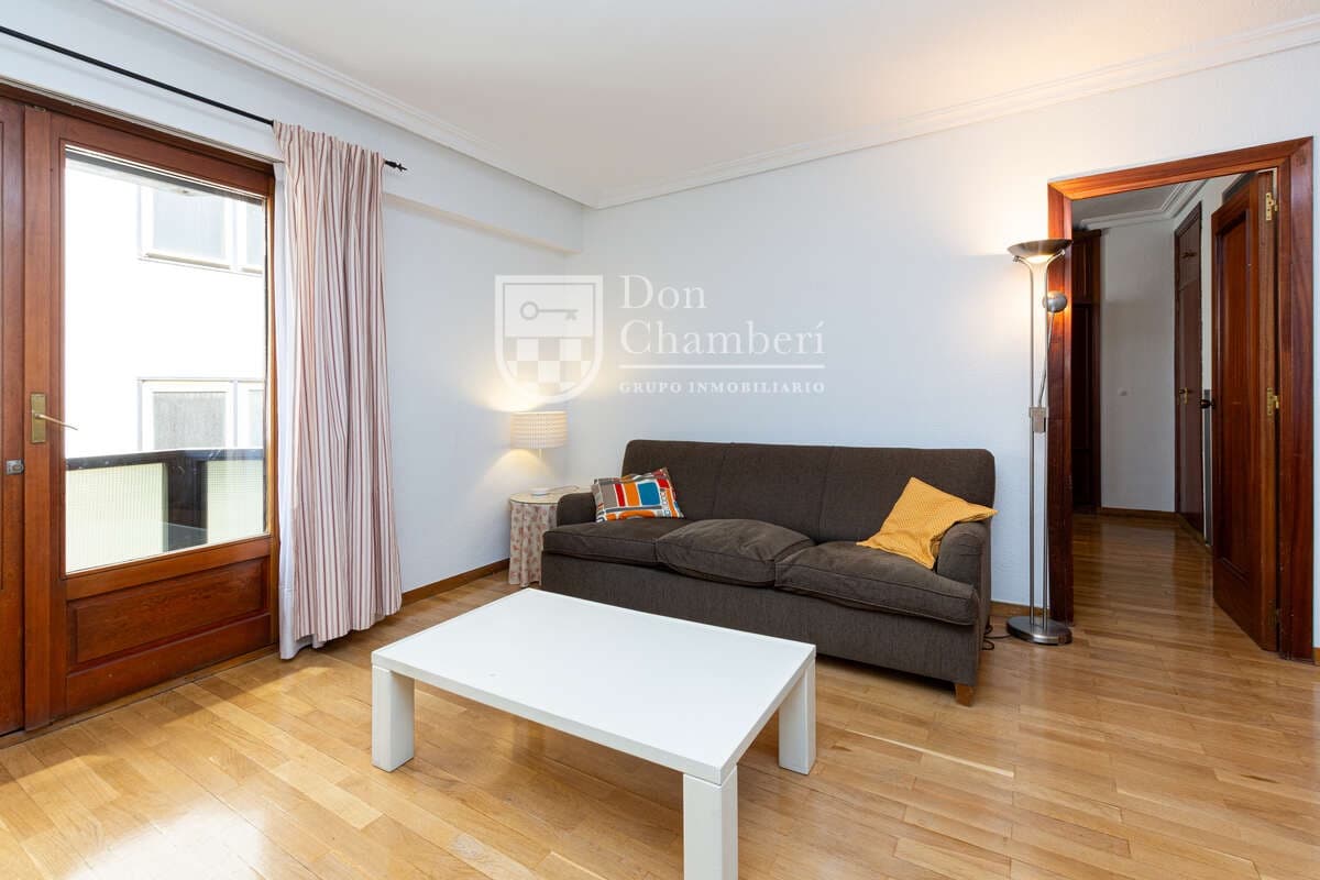 Piso de 1 habitación en Madrid ciudad en alquiler con garaje - 1.650 € (Ref: 9932703)