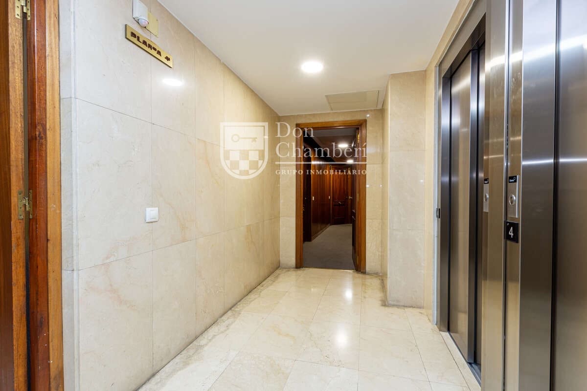 Piso de 1 habitación en Madrid ciudad en alquiler con garaje - 1.650 € (Ref: 9932703)