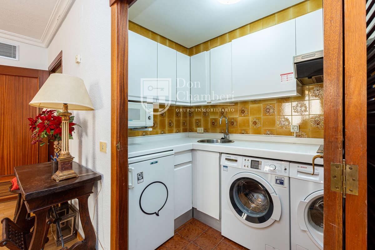 Piso de 1 habitación en Madrid ciudad en alquiler con garaje - 1.650 € (Ref: 9932703)