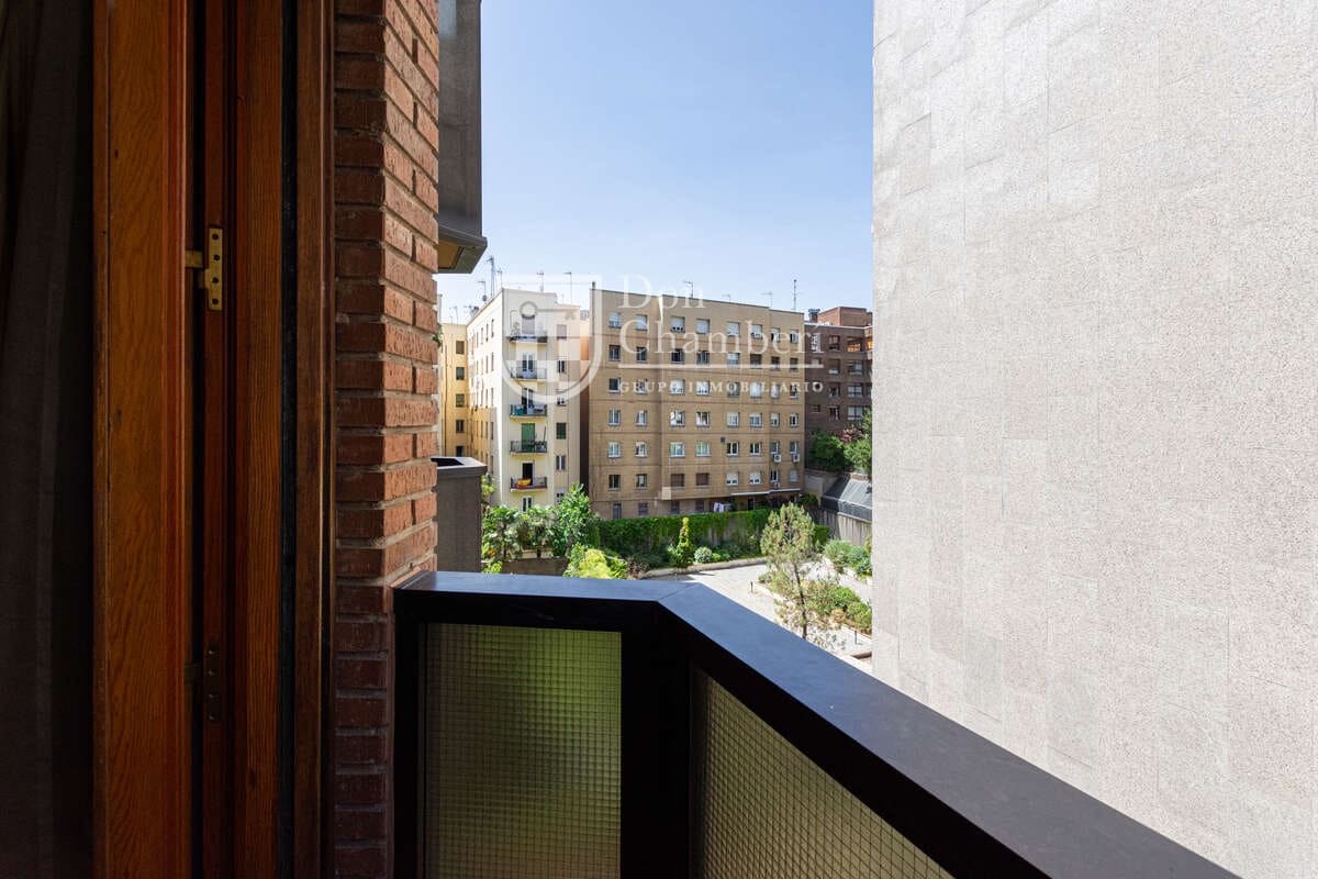 Piso de 1 habitación en Madrid ciudad en alquiler con garaje - 1.650 € (Ref: 9932703)