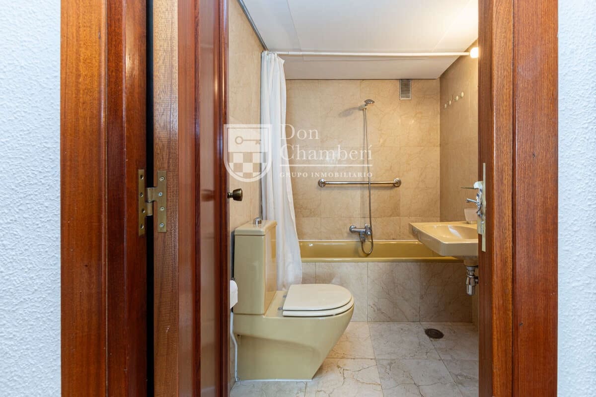 Piso de 1 habitación en Madrid ciudad en alquiler con garaje - 1.650 € (Ref: 9932703)
