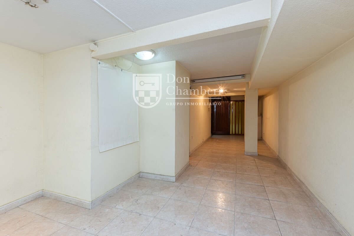 Office for sale in Madrid city - € 195,000 (Ref: 9937445)