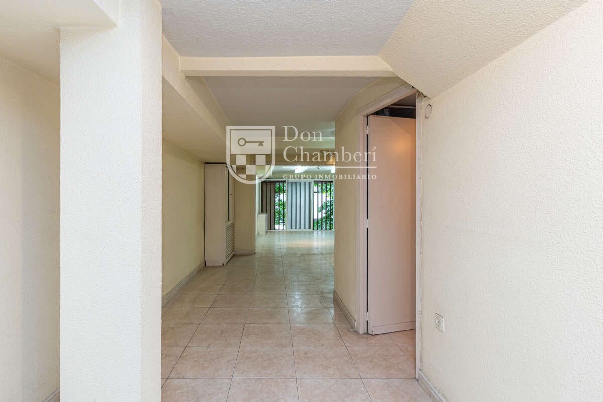 Office for sale in Madrid city - € 195,000 (Ref: 9937445)