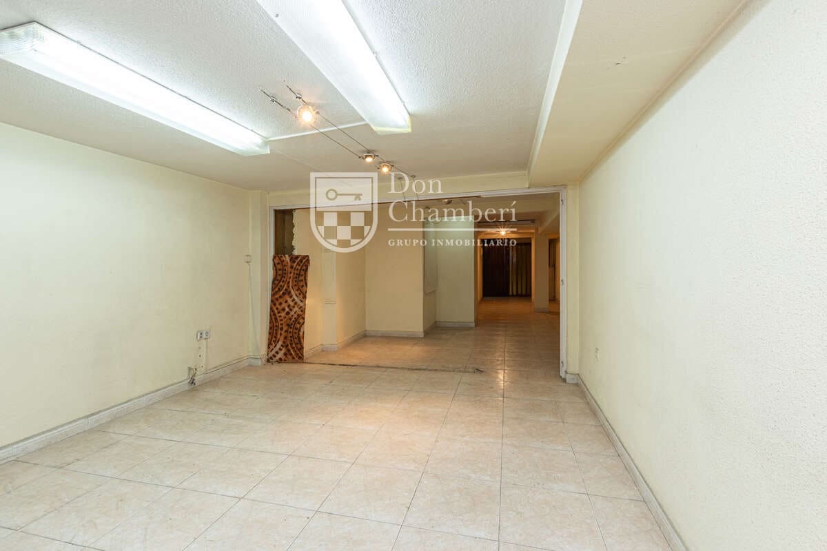 Office for sale in Madrid city - € 195,000 (Ref: 9937445)