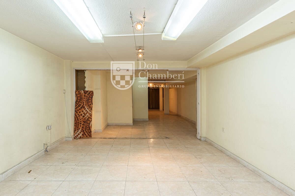 Office for sale in Madrid city - € 195,000 (Ref: 9937445)