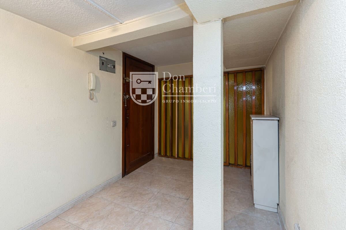 Office for sale in Madrid city - € 195,000 (Ref: 9937445)