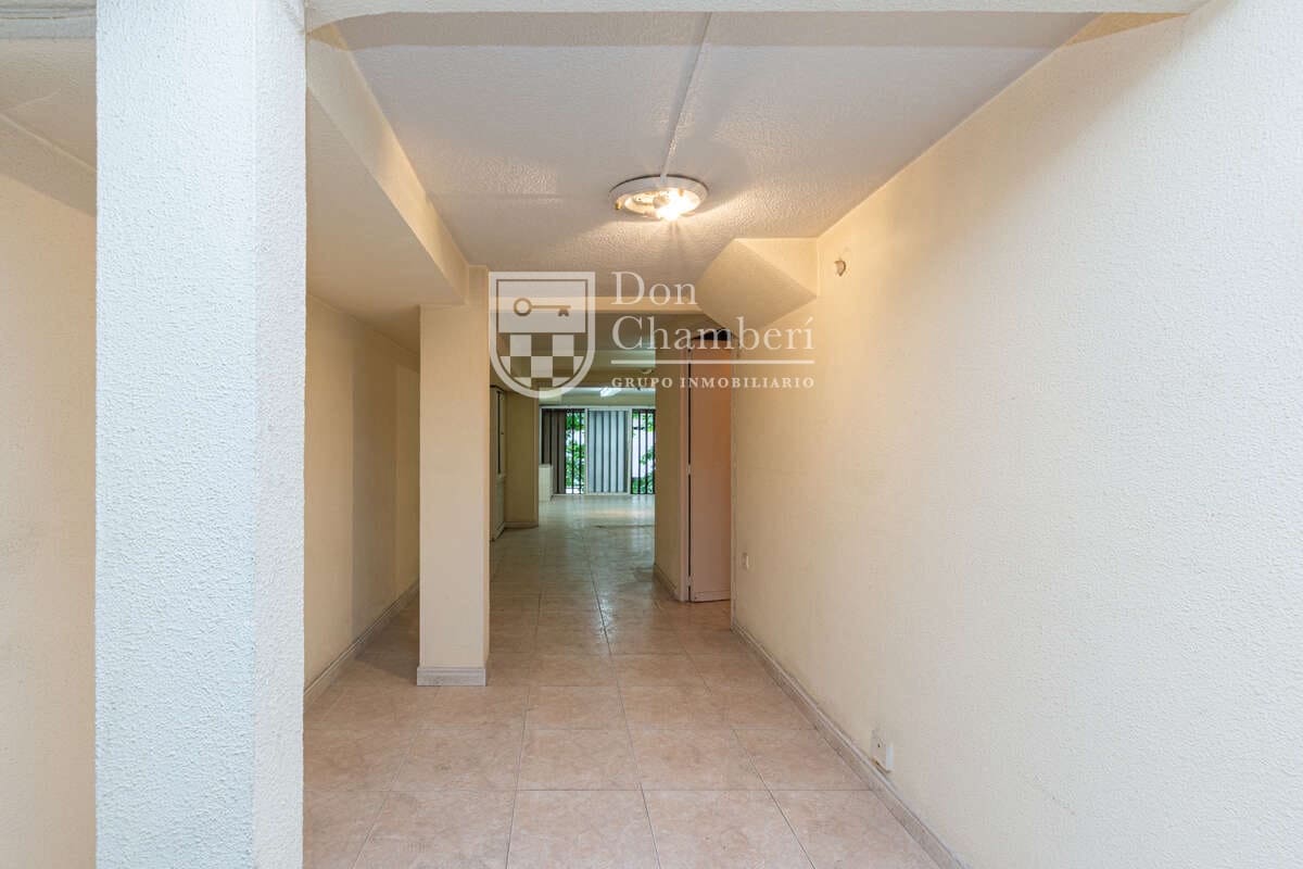 Office for sale in Madrid city - € 195,000 (Ref: 9937445)