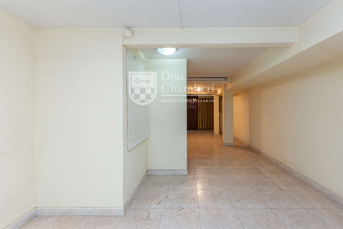 Office for sale in Madrid city - € 195,000 (Ref: 9937445)